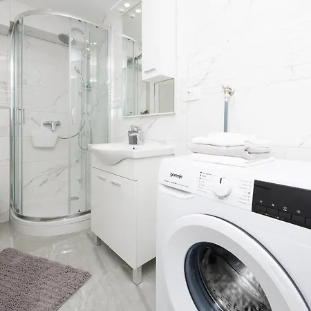 Amazing In Apartment *